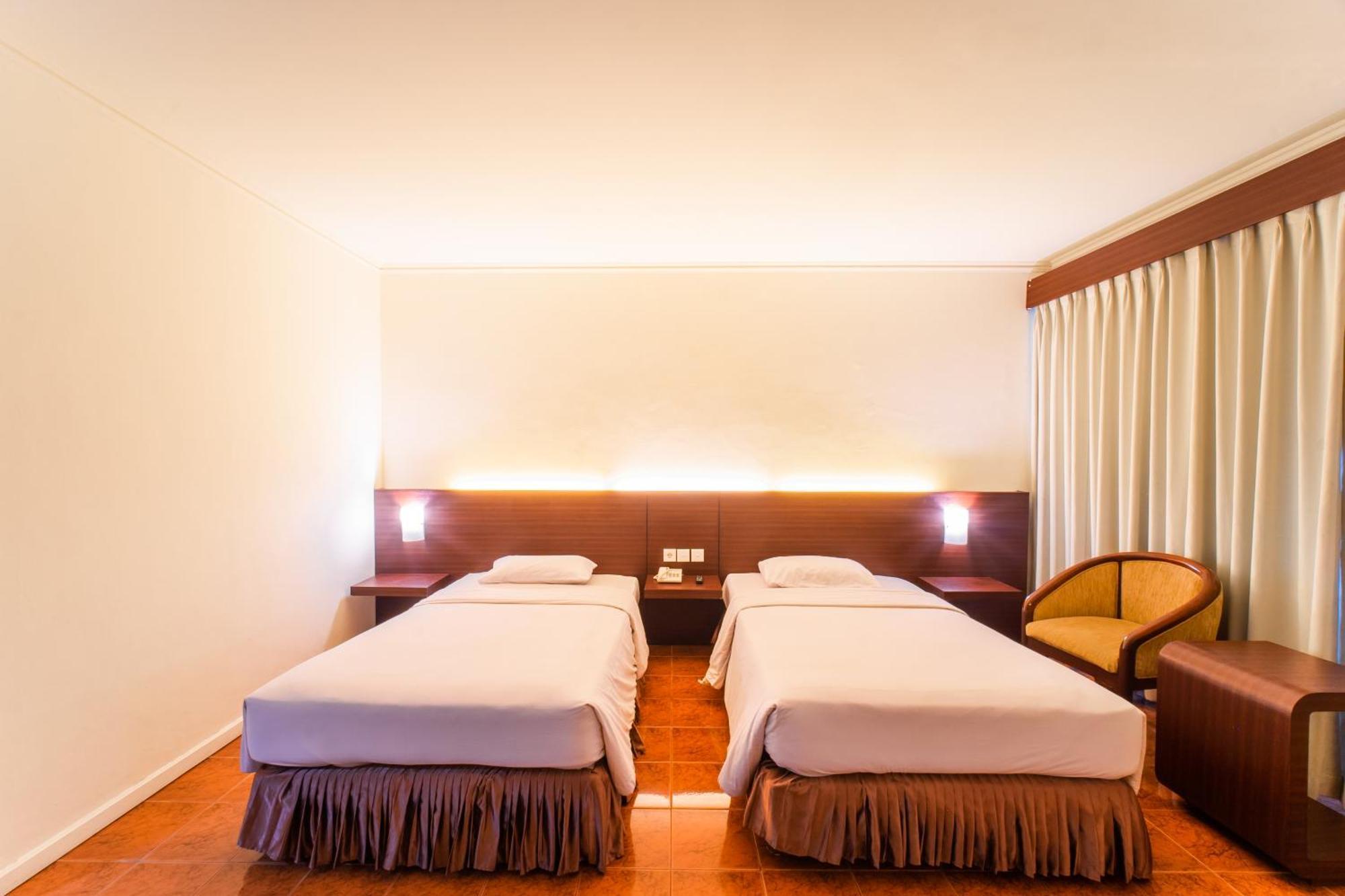 Adika Hotel Bahtera Klandasan Kecil Εξωτερικό φωτογραφία
